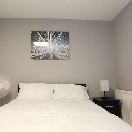 A A Guest Rooms Woolwich Londra Esterno foto