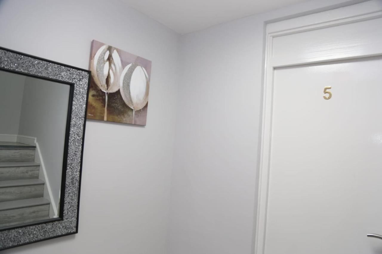 A A Guest Rooms Woolwich Londra Esterno foto