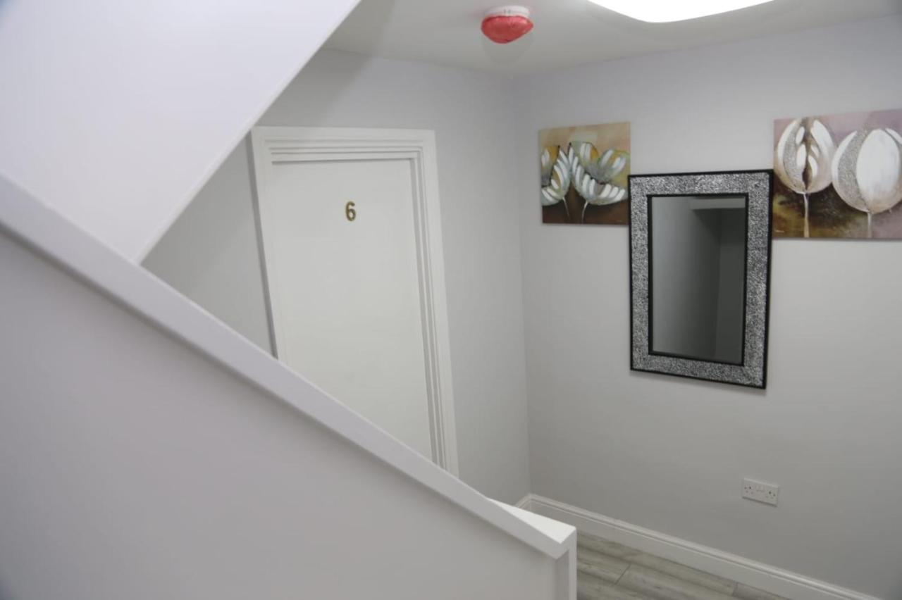 A A Guest Rooms Woolwich Londra Esterno foto