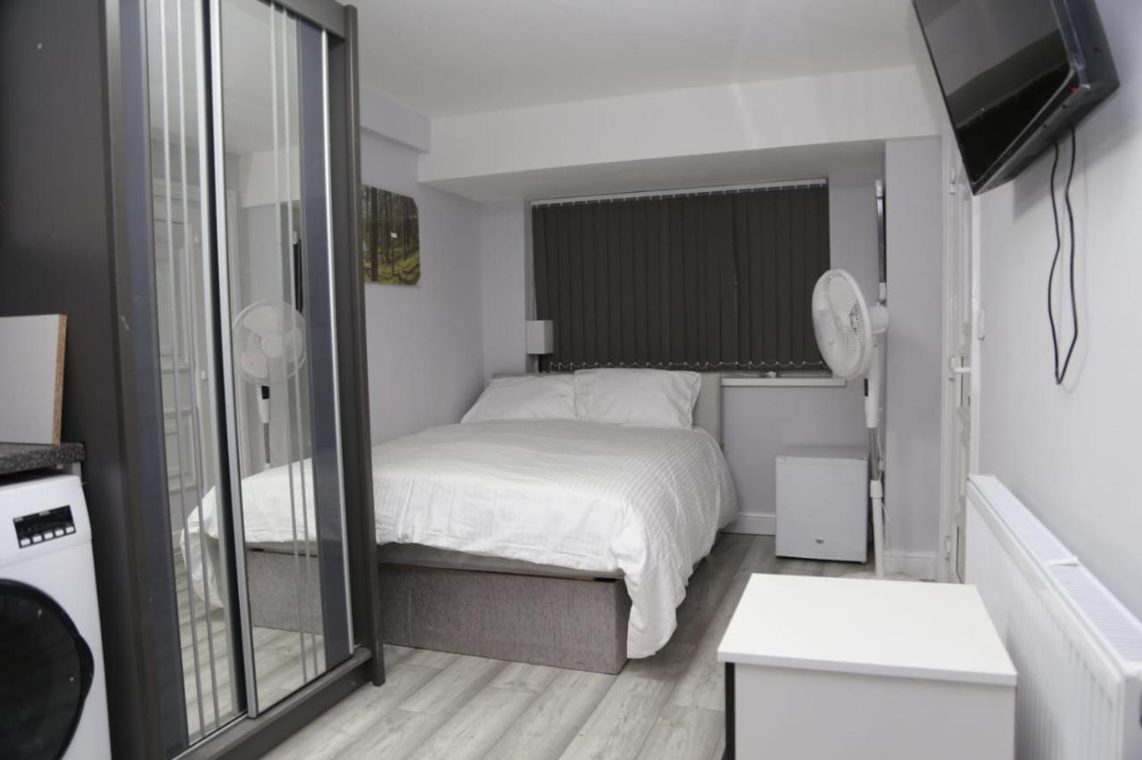 A A Guest Rooms Woolwich Londra Esterno foto